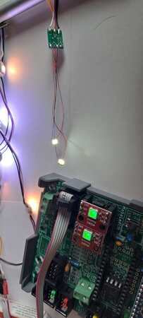 LEDs an 2811 leuchten beide und beide HB