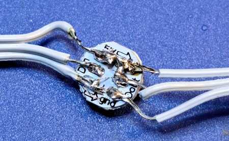 Schlecht gelötete WS2812.jpg